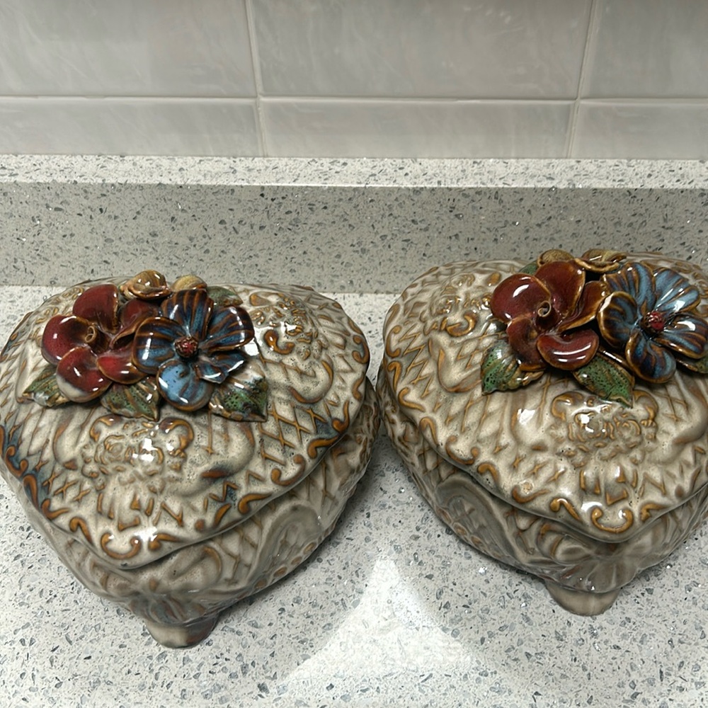 Beautiful jewelry heart twins made in Italy, ceramic